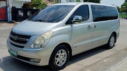 Selling Silver Hyundai Grand Starex 2011 in Manila