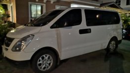 Selling White Hyundai Grand Starex 2012 in Silang
