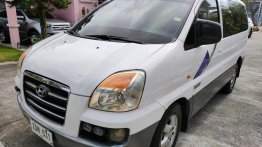 Selling White Hyundai Starex 2006 in Manila