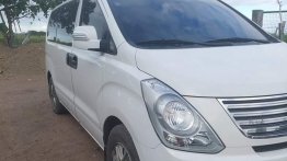 Selling Pearl White Hyundai Grand Starex 2015 in Gattaran