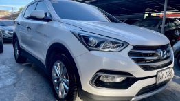 White Hyundai Santa Fe 2017 for sale in Automatic