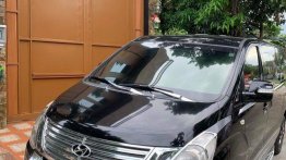 Selling Black Hyundai Starex 2012 in Cainta