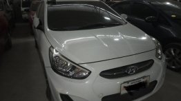 Selling White Hyundai Accent 2018 in Quezon 
