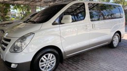 Selling Pearl White Hyundai Starex 2018 in Rosario