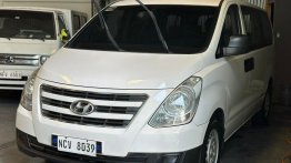 White Hyundai Starex 2018 for sale in Manual