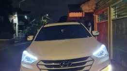 Selling White Hyundai Santa Fe 2013 in Marilao