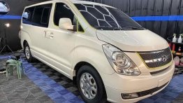 White Hyundai Starex 2010 for sale in Manila