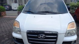 Selling White Hyundai Starex 1945 in Marikina