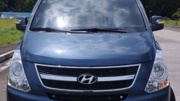 Selling White Hyundai Starex 2012 in Carmona