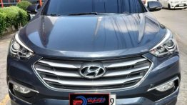 White Hyundai Santa Fe 2018 for sale in Manila