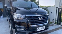 Selling White Hyundai Grand starex 2019 in Pasig