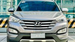 Sell White 2014 Hyundai Santa Fe in Makati
