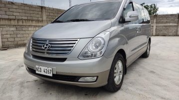 Silver Hyundai Grand Starex 2015 for sale in Jaen