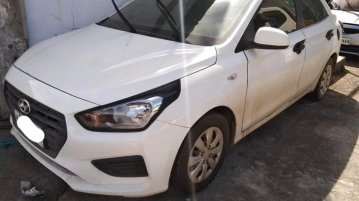 Selling Pearl White Hyundai Reina 2020 in Quezon 