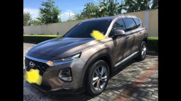 Selling Silver Hyundai Santa Fe 2019 in Las Piñas