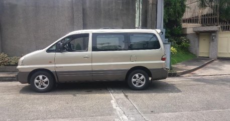 Selling Used Hyundai Starex 2005 in Quezon City