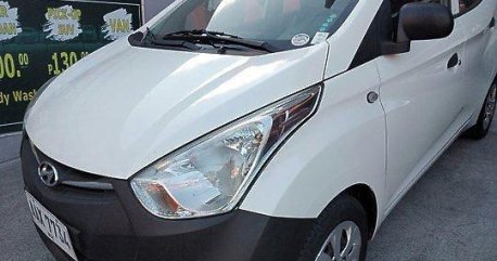 Selling White Hyundai Eon 2014 Manual Gasoline at 16000 km