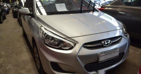 Selling Silver Hyundai Accent 2017 in Makati