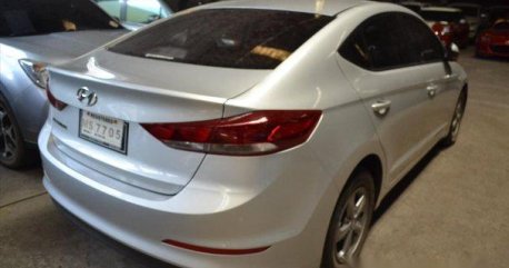 Silver Hyundai Elantra 2017 at 4000 km for sale