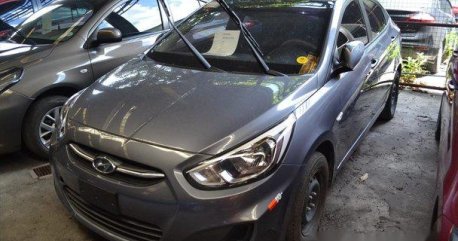 Sell Grey 2017 Hyundai Accent Manual Gasoline at 35000 km in Makati