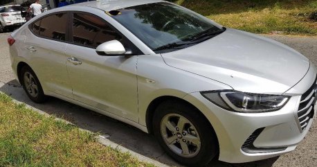 2nd Hand Hyundai Elantra 2018 Manual Gasoline for sale in Tagaytay