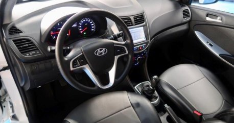 Sell 2nd Hand 2013 Hyundai Elantra Hatchback Manual Diesel at 52000 km in Quezon City