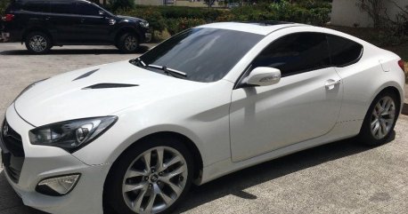 2nd Hand Hyundai Genesis 2013 Coupe at 40000 km for sale