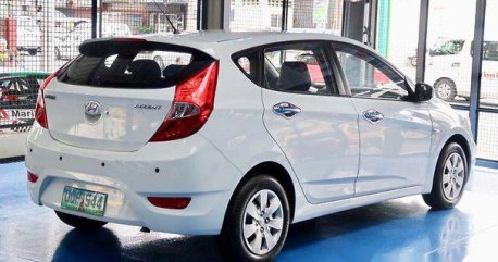 White Hyundai Accent 2013 Manual Diesel for sale