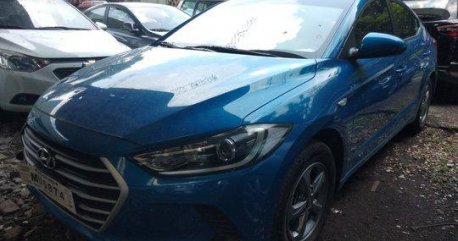 Blue Hyundai Elantra 2018 at 6000 km for sale