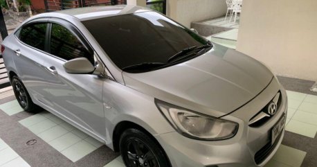 Selling Hyundai Accent 2012 in Parañaque