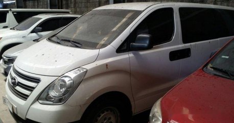 White Hyundai Grand Starex 2017 at 6000 km for sale in Makati