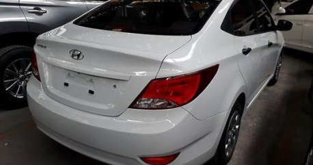 White Hyundai Accent 2018 Automatic Gasoline for sale 