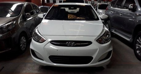 White Hyundai Accent 2018 Automatic Gasoline for sale 