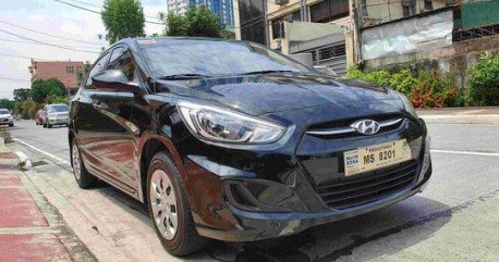 Selling Black Hyundai Accent 2017 at 11000 km