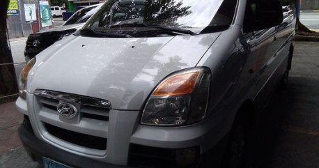 Sell White 2004 Hyundai Starex in Marikina 