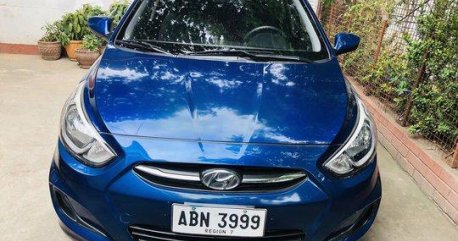 Selling Blue Hyundai Accent 2015 at 40275 km 