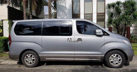 Silver Hyundai Grand Starex 2014 at 92000 km for sale