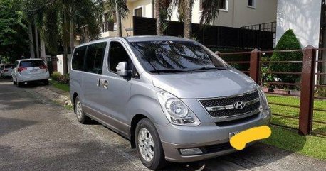 Silver Hyundai Grand Starex 2014 at 92000 km for sale