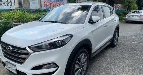 White Hyundai Tucson 2018 at 20000 km for sale 