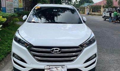 White Hyundai Tucson 2018 at 20000 km for sale 