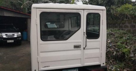 Sell White 2013 Hyundai H-100 Manual Diesel at 68000 km