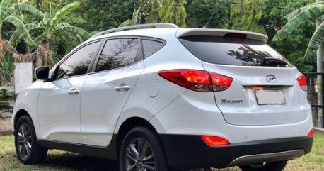 White Hyundai Tucson 2015 for sale in Manila 