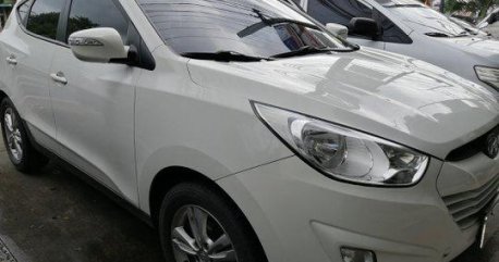 White Hyundai Tucson 2011 Automatic Gasoline for sale 