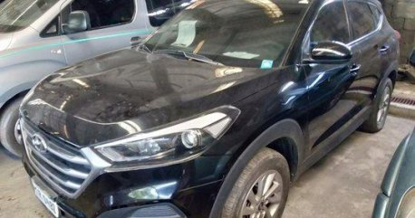 Black Hyundai Tucson 2016 at 52000 km for sale 