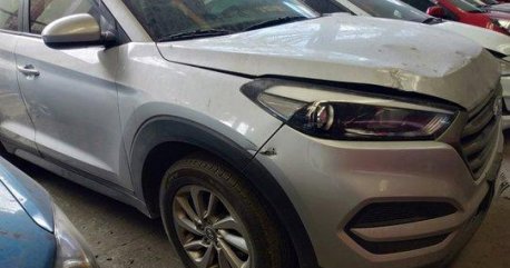 Selling Silver Hyundai Tucson 2016 at 57000 km 