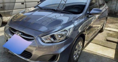 Selling Grey Hyundai Accent 2016 at 56000 km 