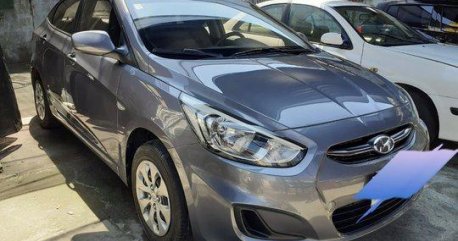 Selling Grey Hyundai Accent 2016 at 56000 km 