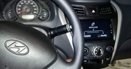 Red Hyundai Eon 2017 at 16000 km for sale