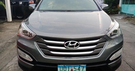 Sell 2013 Hyundai Santa Fe in Makati 