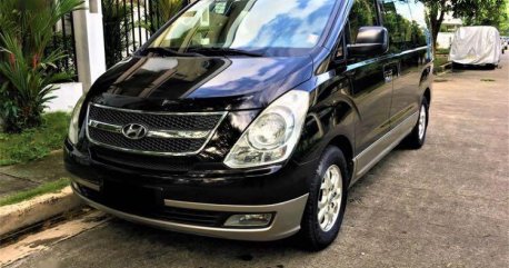 Sell Gold 2011 Hyundai Starex in Quezon City